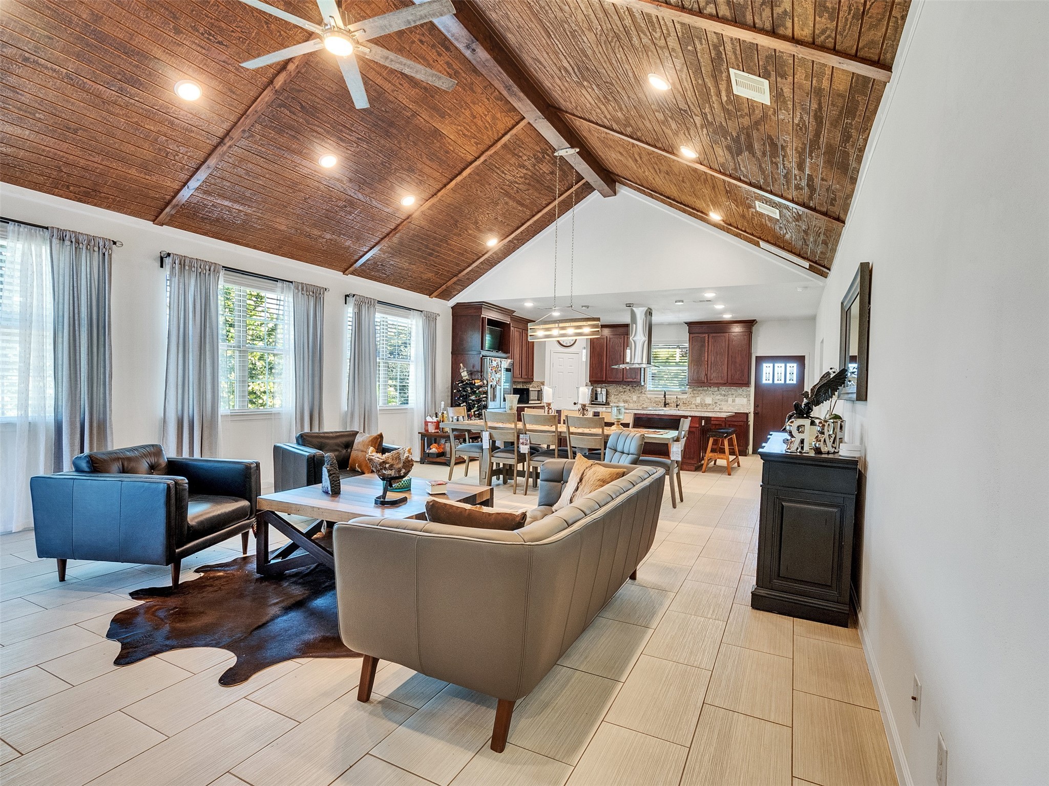 625 Pittman Road Richmond, TX 77469 - Photo 13 of 29 a living room with furniture and a large window