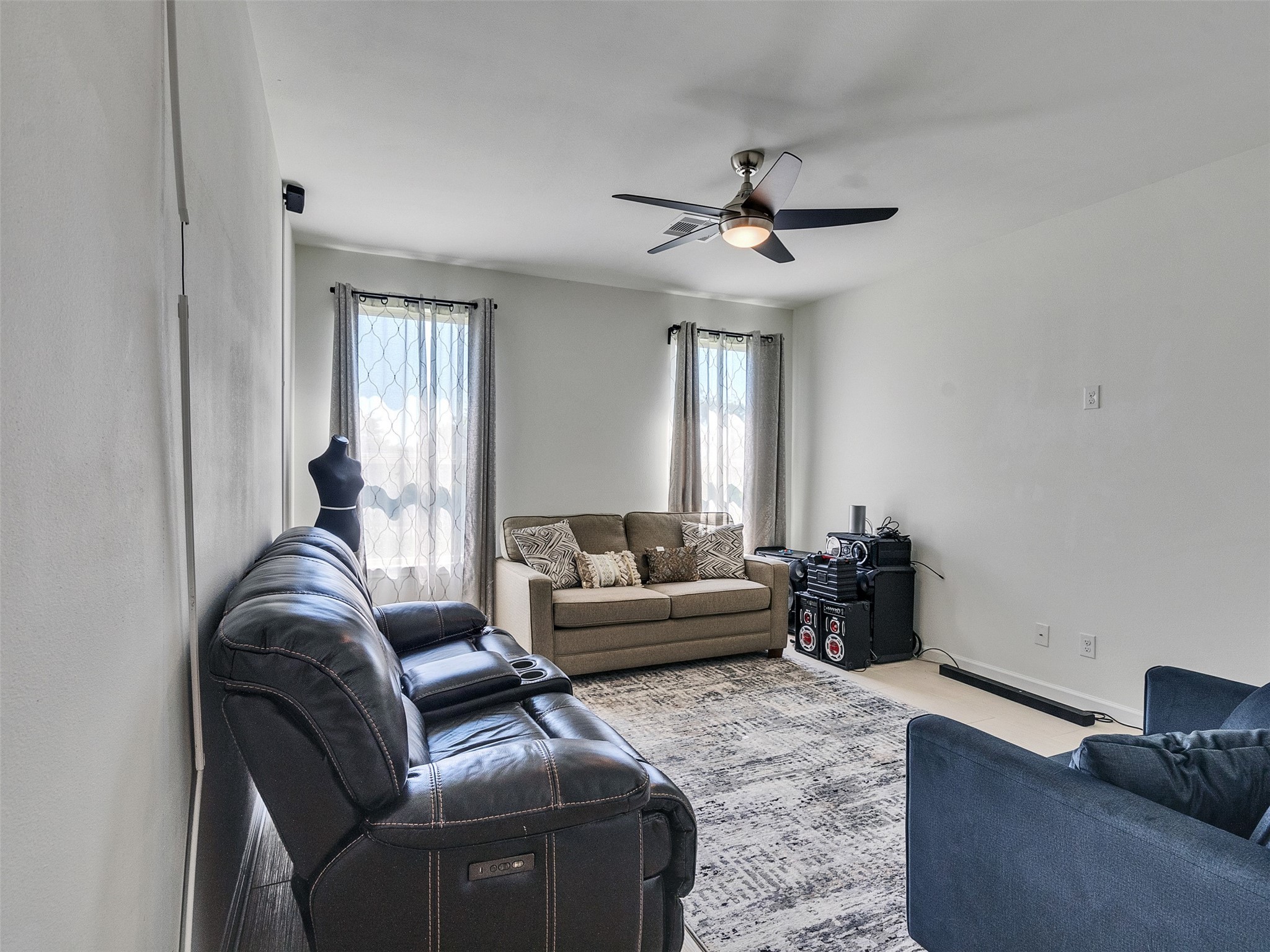 625 Pittman Road Richmond, TX 77469 - Photo 14 of 29 a living room with furniture and a window