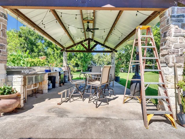 a view of outdoor space yard and patio