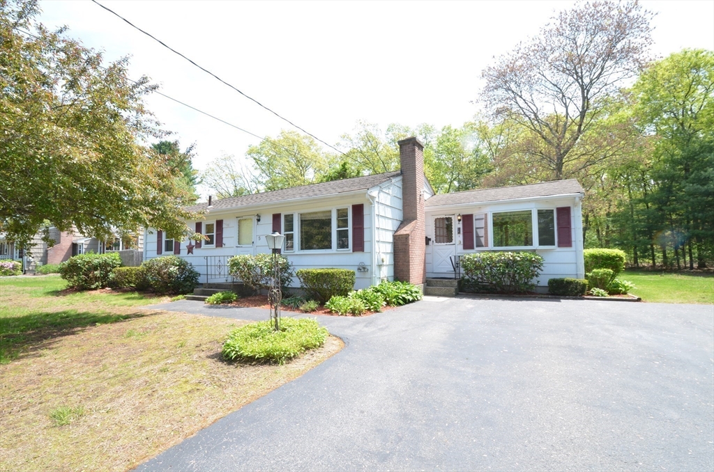 5 Vernon Road Medway, MA 02053 - Photo 1 of 20 Gallery Image 1