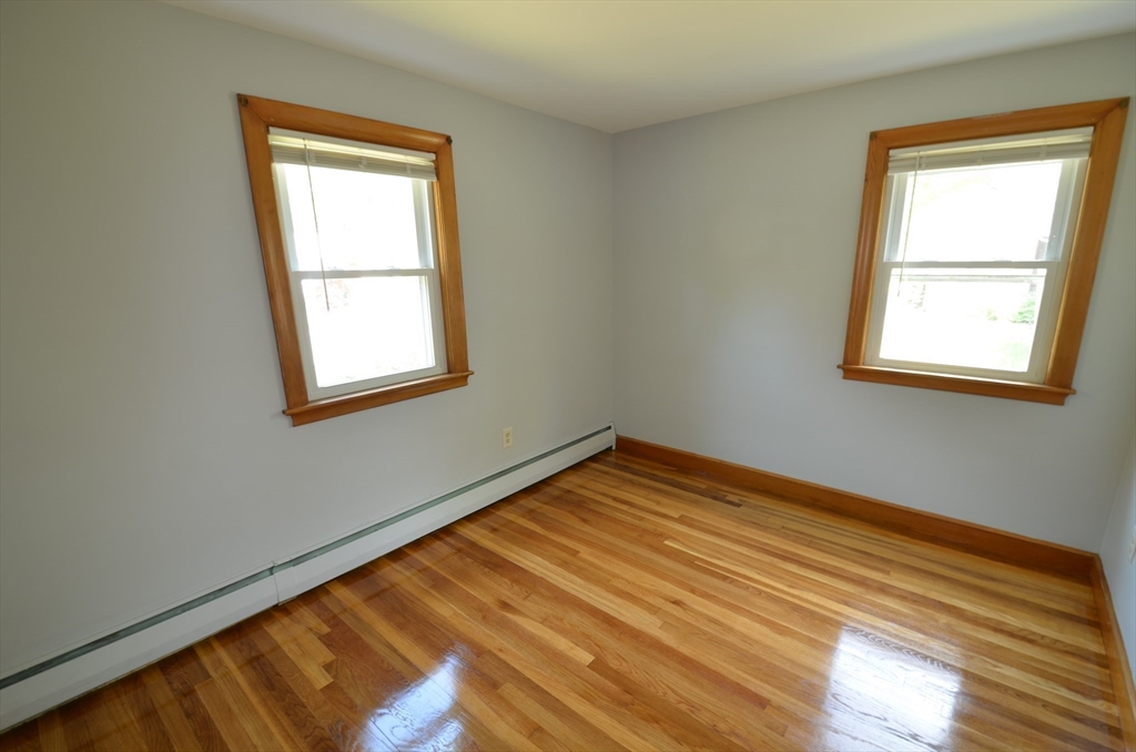5 Vernon Road Medway, MA 02053 - Photo 10 of 20 Gallery Image 10