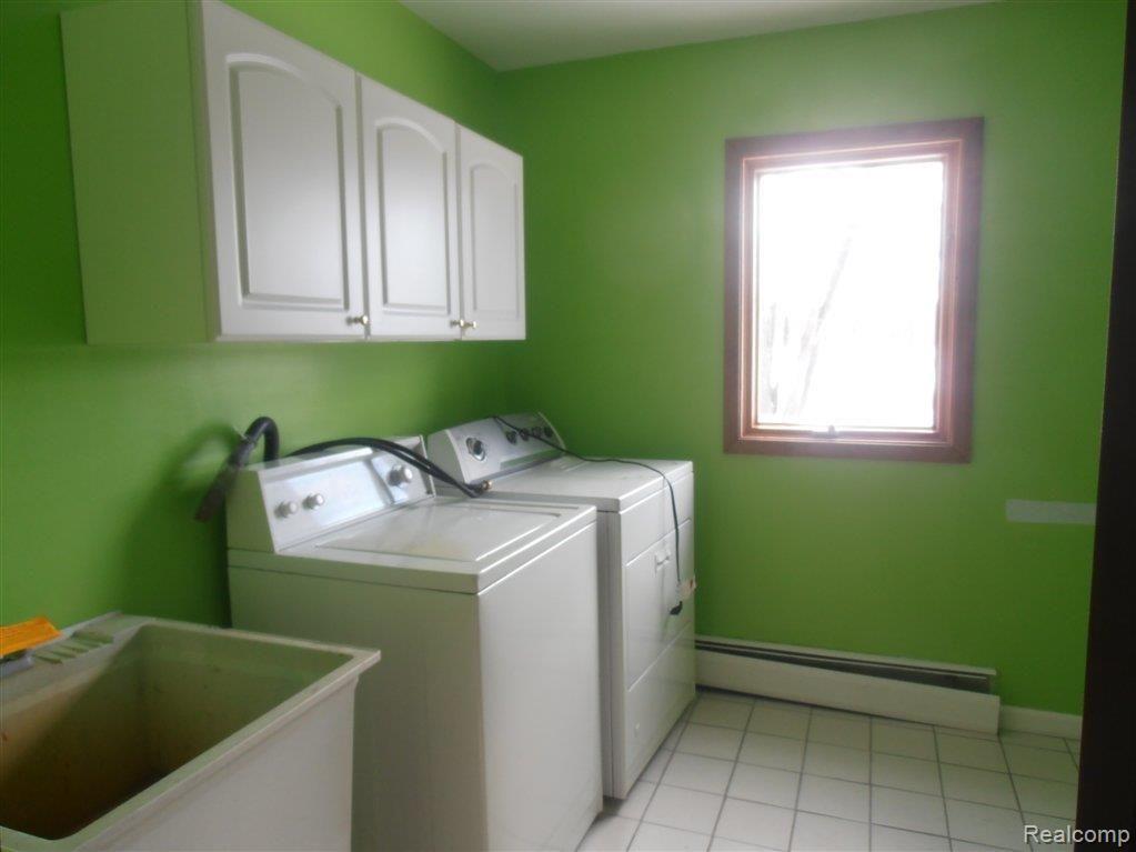 16 Edgemont Drive Howell, MI 48855 - Photo 14 of 15 1 ST FLR LAUNDRY
