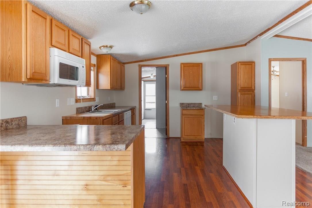 4774 Sycamore Road Newport, MI 48166 - Photo 11 of 29 IMG_4904.jpg