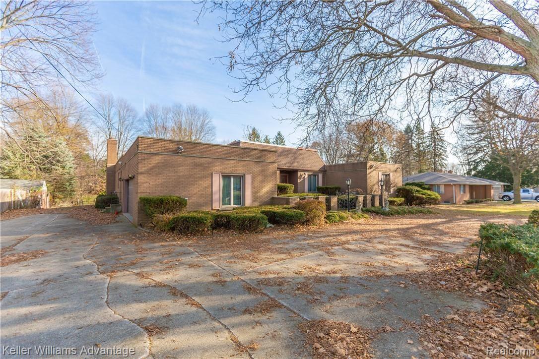 16724 Farmington Road Livonia, MI 48154 - Photo 51 of 57 XE1A7658-7.jpg