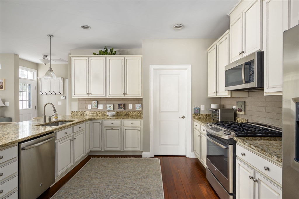 166 Stayner, Unit 166 Hingham, MA 02043 - Photo 15 of 33