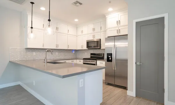 $2,600 | 25327 North 20th Avenue, Phoenix, AZ 85085