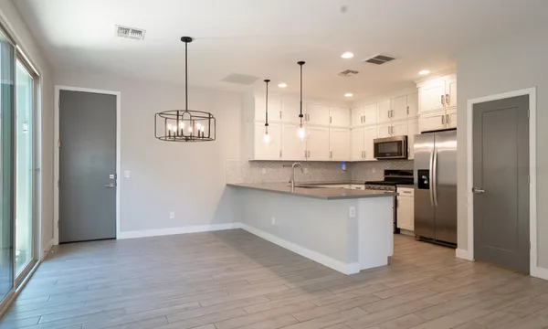 $2,600 | 25327 North 20th Avenue, Phoenix, AZ 85085
