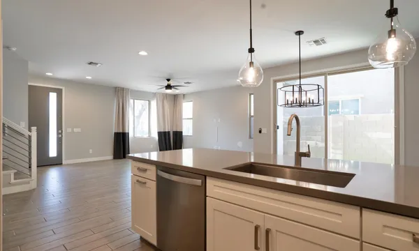 $2,600 | 25327 North 20th Avenue, Phoenix, AZ 85085