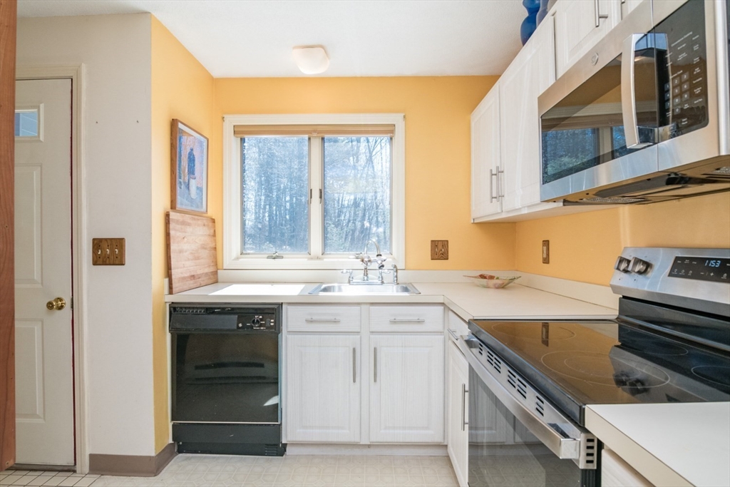 575 Bridge Road, Unit 85 Northampton, MA 01062 - Photo 6 of 26