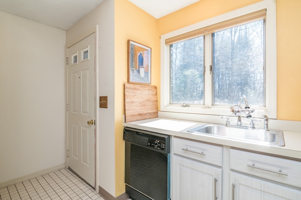 575 Bridge Road, Unit 85 Northampton, MA 01062 - Photo 7 of 26