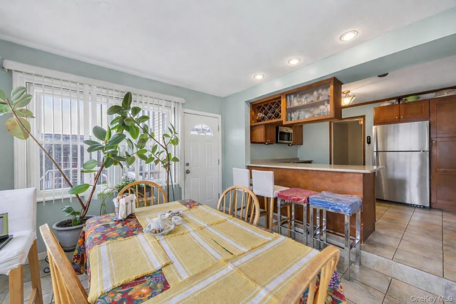 7 North Terrace Place Valley Stream, NY 11580 - Photo 18 of 40 a bed room with furniture and a potted plant