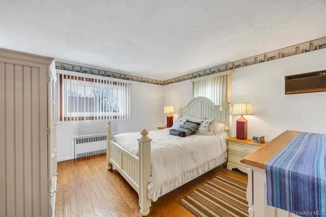 $849,000 | 7 North Terrace Place, Valley Stream, NY 11580