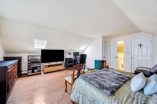 $849,000 | 7 North Terrace Place, Valley Stream, NY 11580