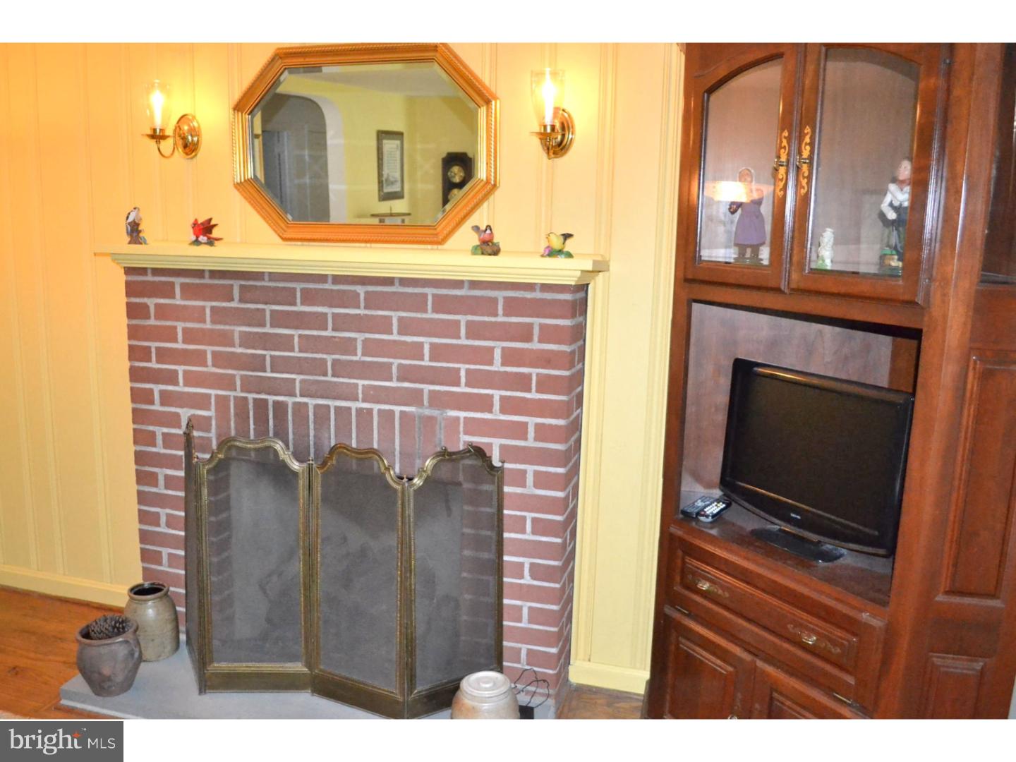 2126 Ridgeview Avenue Abington, PA 19001 - Photo 3 of 25 Gallery Image 3