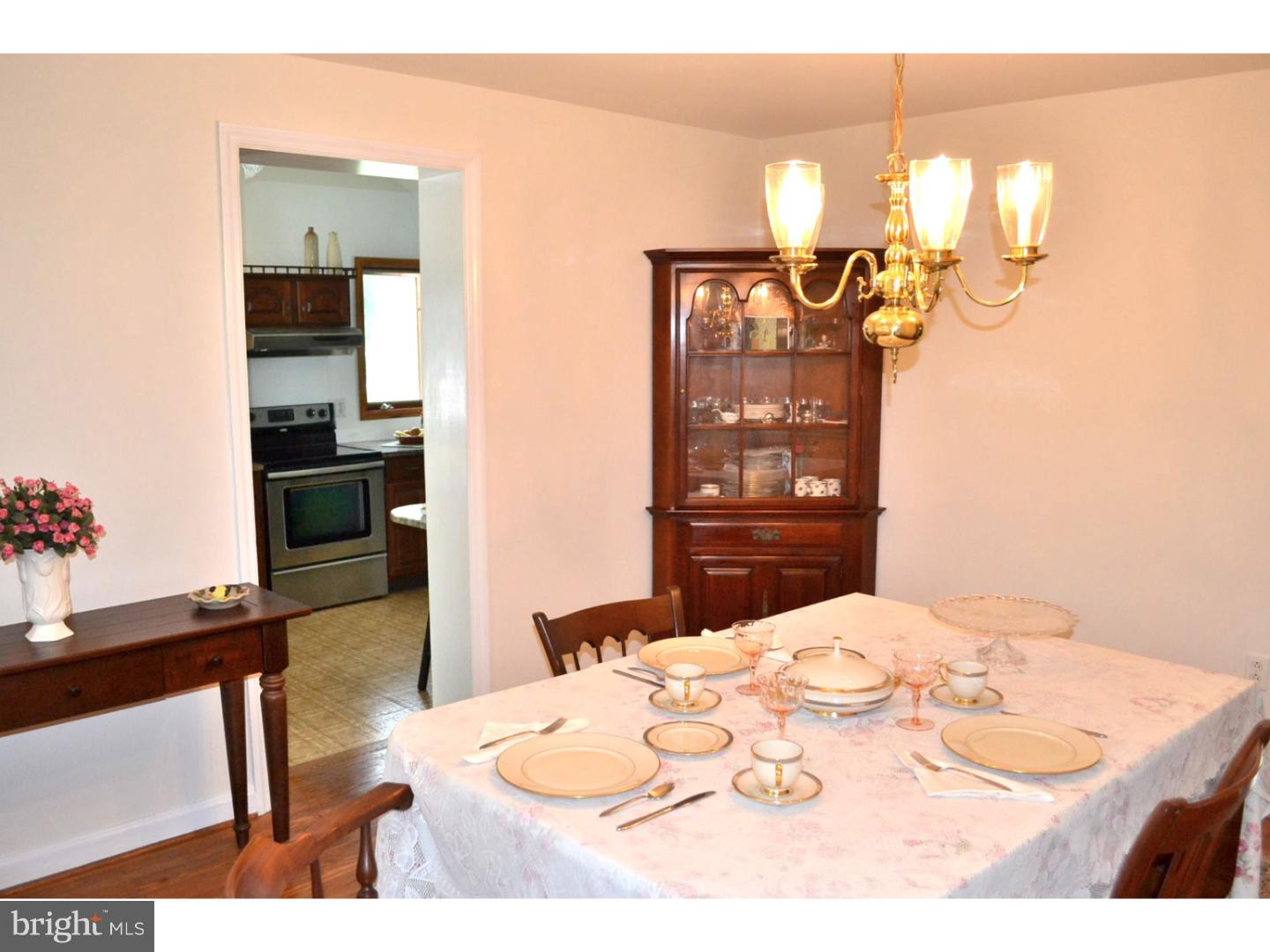 2126 Ridgeview Avenue Abington, PA 19001 - Photo 8 of 25 Dining Room