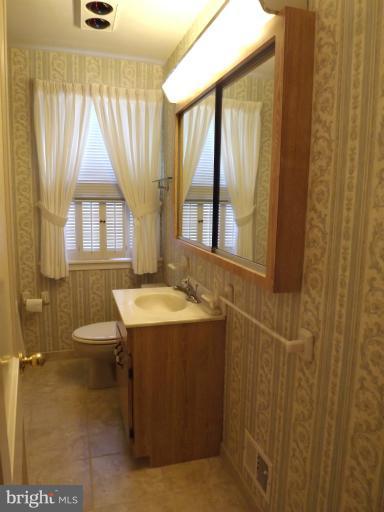 7306 Stratton Way Baltimore, MD 21224 - Photo 22 of 28 Bath