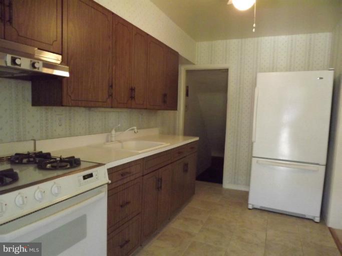 7306 Stratton Way Baltimore, MD 21224 - Photo 10 of 28 Kitchen