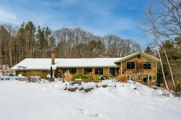 $925,000 | 53 Elkins Road, New London, NH 03257