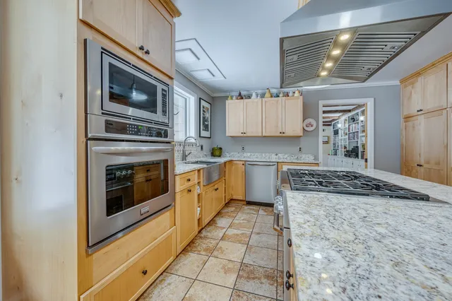 $925,000 | 53 Elkins Road, New London, NH 03257