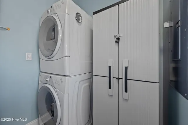 $589,000 | 615 North New River Drive, Unit D, Surf City, NC 28445