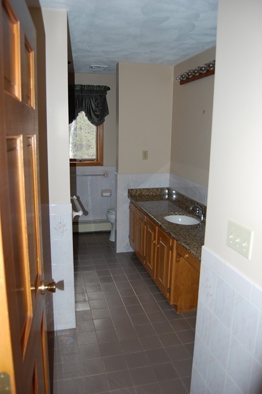 32 Crestwood Road North Reading, MA 01864 - Photo 23 of 25 Gallery Image 23