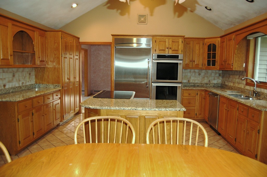 32 Crestwood Road North Reading, MA 01864 - Photo 10 of 25 Gallery Image 10