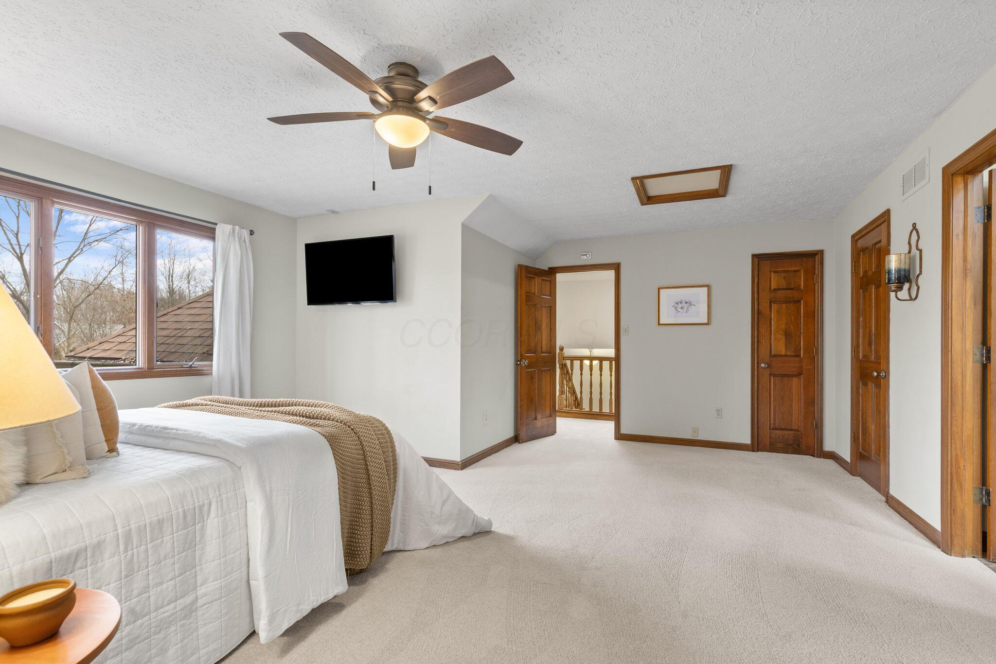 4134 Harlem Road Galena, OH 43021 - Photo 27 of 58 Primary Suite