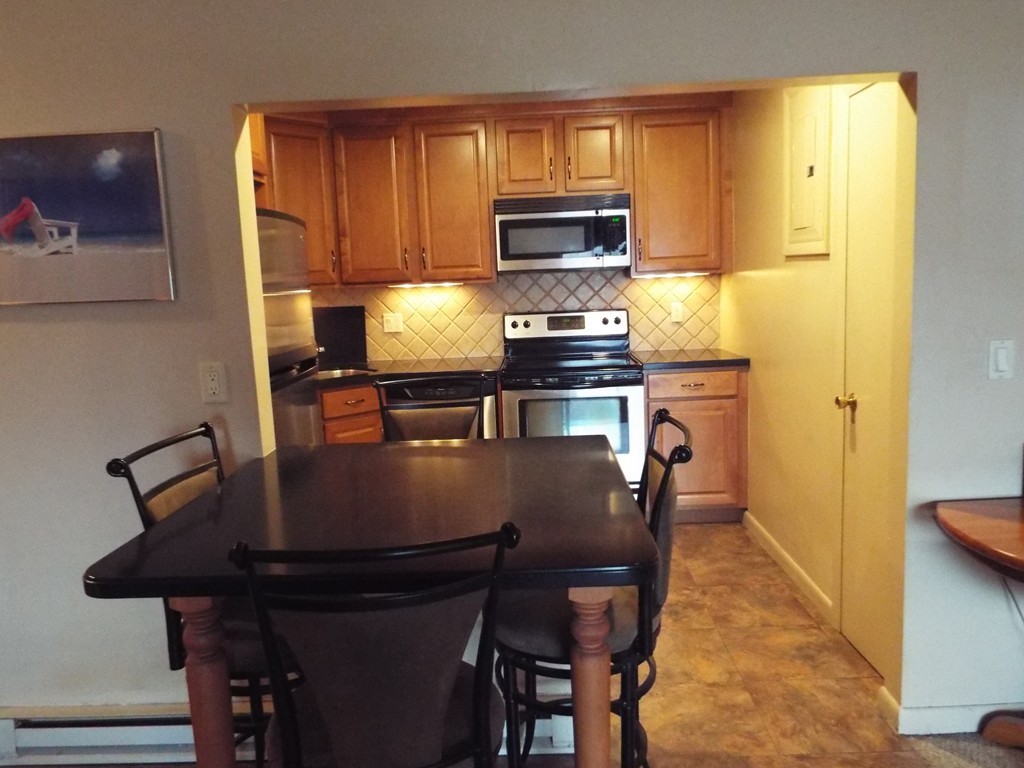 116 Spring Street, Unit D4 Boston, MA 02132 - Photo 3 of 11 Gallery Image 3