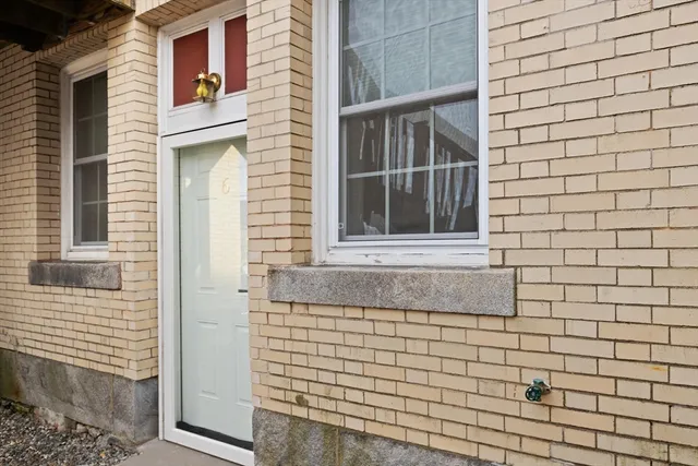 a view of entrance of the house