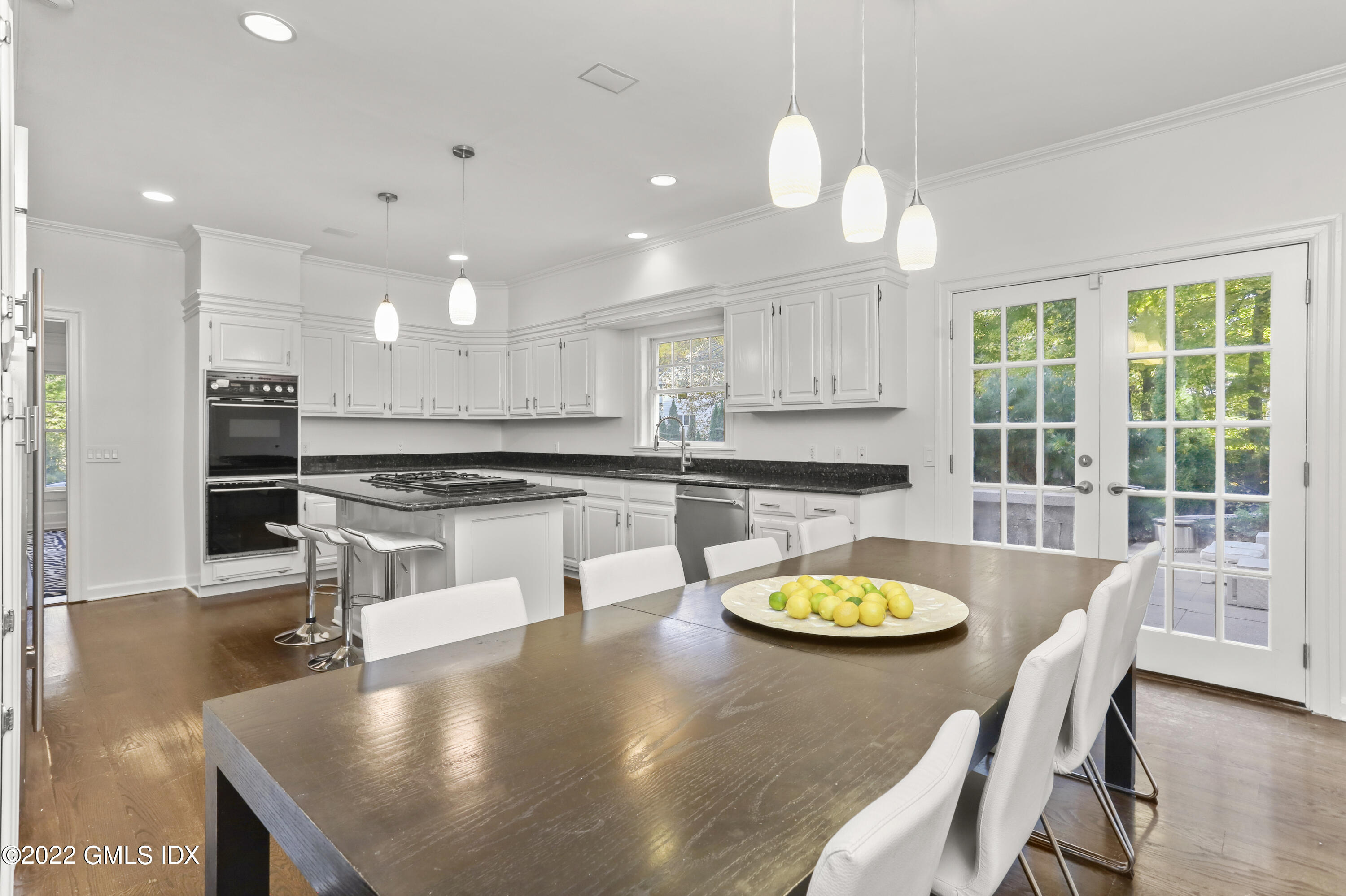 26 Round Hill Road Greenwich, CT 06831 - Photo 17 of 45 26 Round Hill Rd Greenwich CT-print-052-