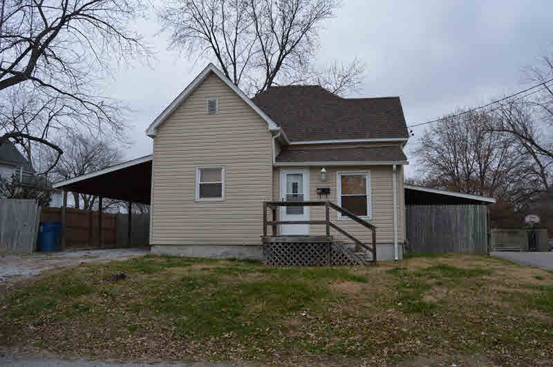 802 North Maple Street Christopher, IL 62822 - Photo 1 of 8 Gallery Image 1
