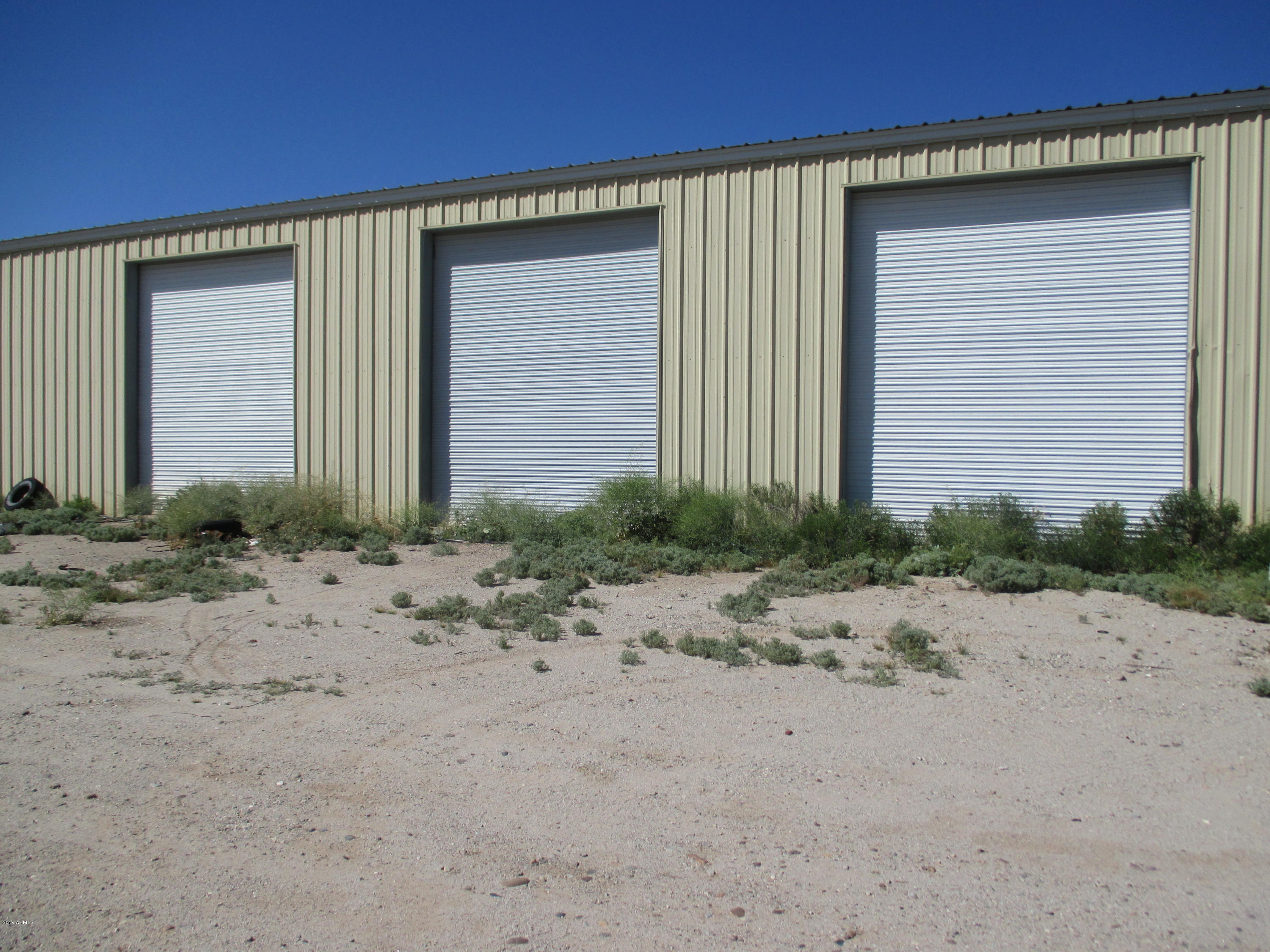 3-Bay Building