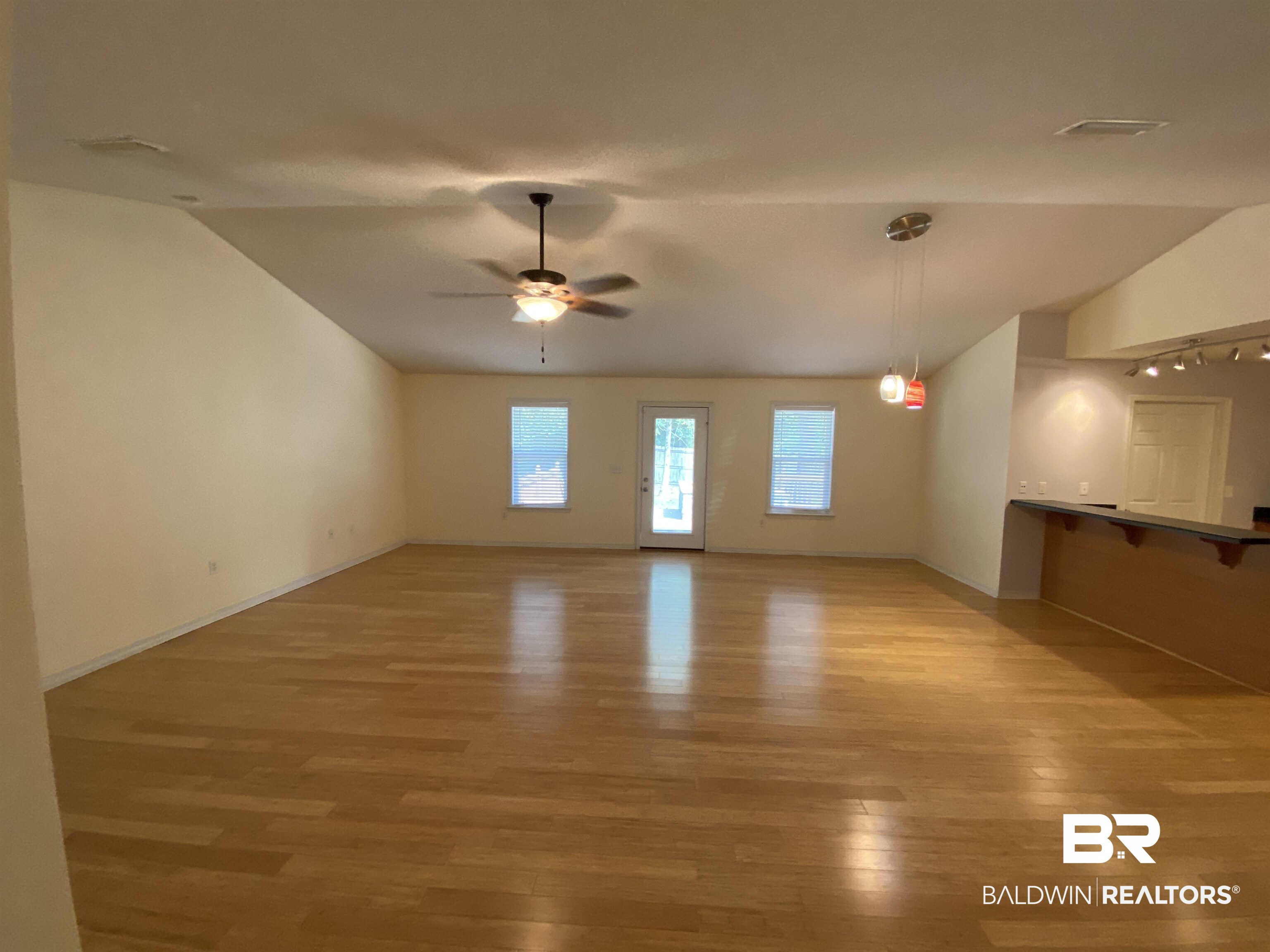 193 Lakeview Loop Daphne, AL 36526 - Photo 5 of 18