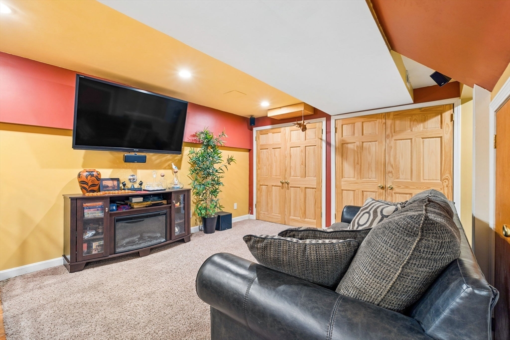 45 Braeburn Road, Unit 45 Boston, MA 02136 - Photo 21 of 40