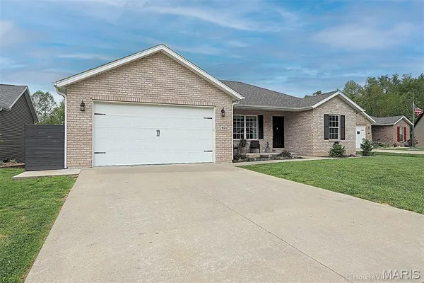 $352,900 | 401 Tradition Drive, Cape Girardeau, MO 63701