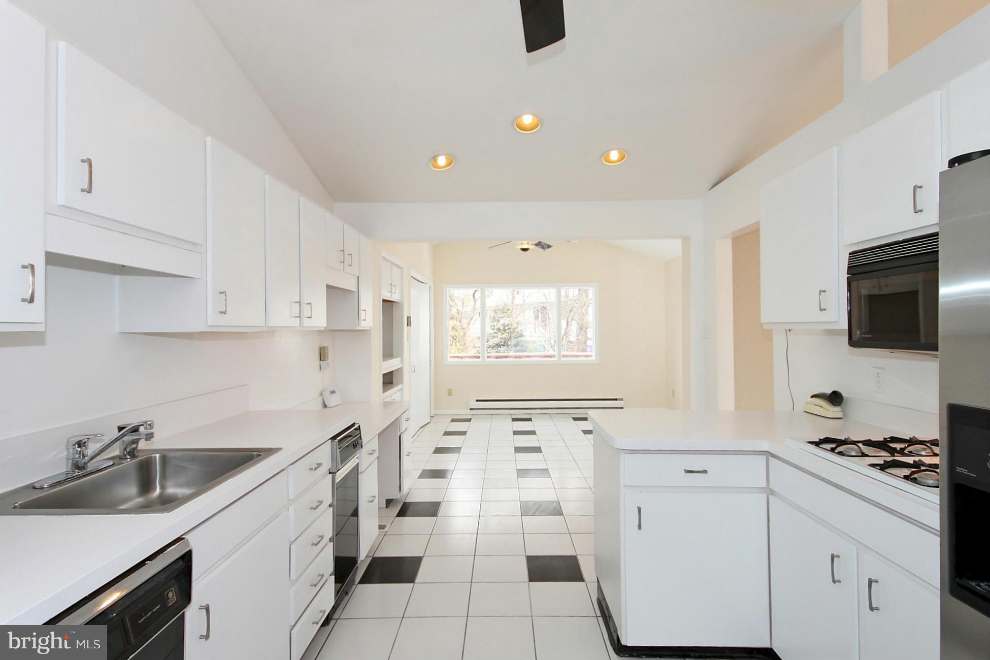 1805 Arcola Avenue Silver Spring, MD 20902 - Photo 4 of 16 Kitchen