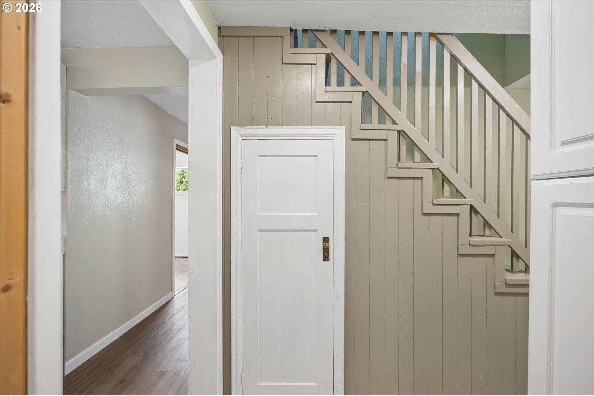 5127 Southeast Welch Road Gresham, OR 97080 - Photo 25 of 46 Staircase