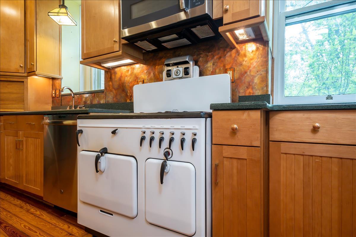 1207 Cherokee Road Louisville, KY 40204 - Photo 20 of 44 AA Cherokee Kitchen 22