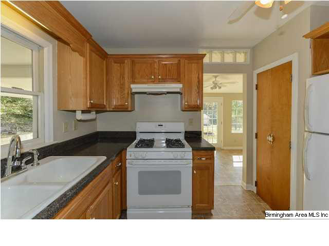 1669 Shannon Road Bessemer, AL 35022 - Photo 10 of 31