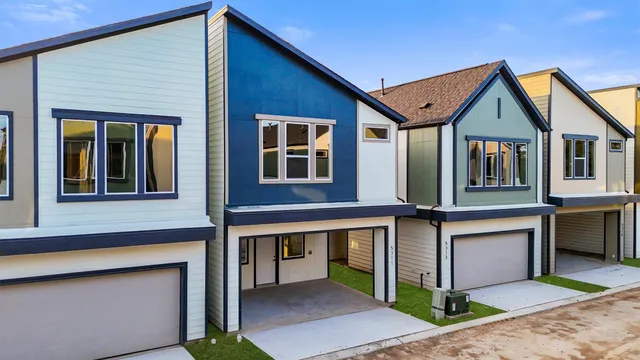 $299,990 | 5311 Teodoro Lane, Houston, TX 77091