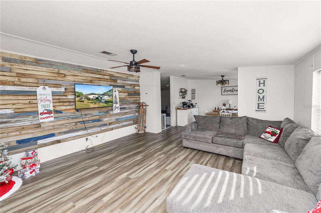 11516 Tuten Loop Lithia, FL 33547 - Photo 6 of 58