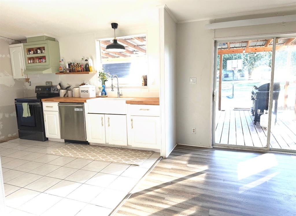 11516 Tuten Loop Lithia, FL 33547 - Photo 10 of 58