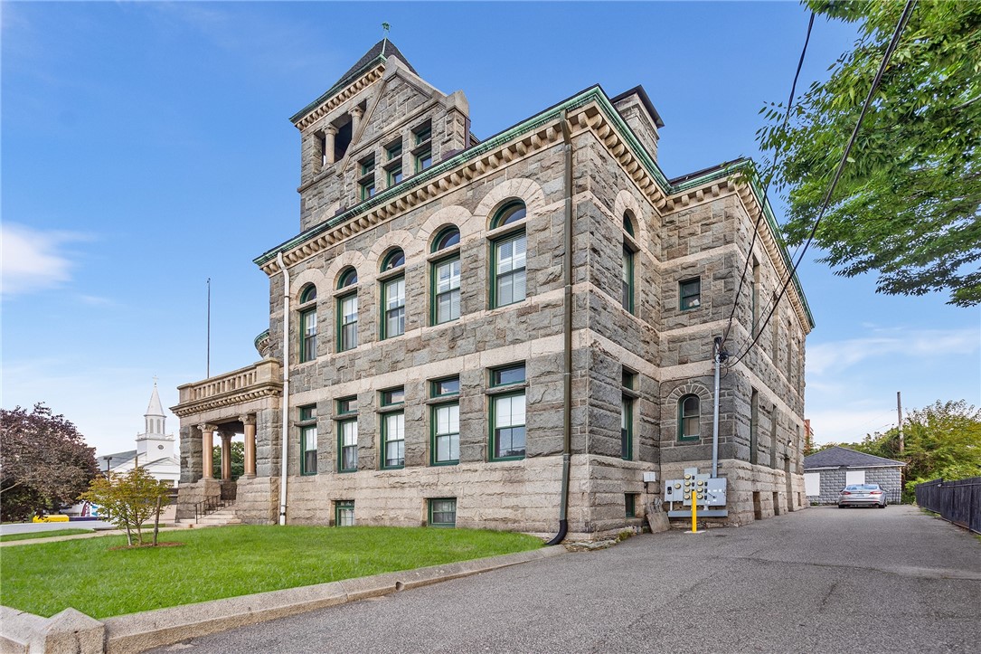 24 Front Street, Unit 7 Woonsocket, RI 02895 - Photo 32 of 34