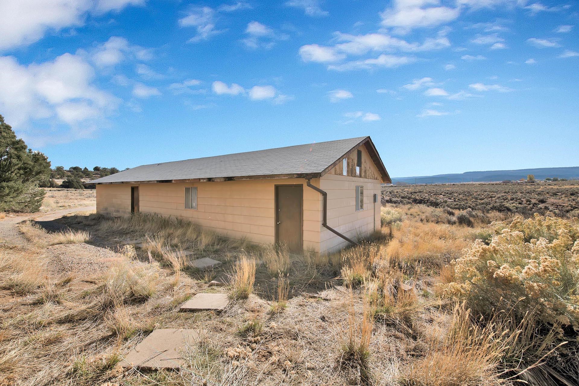 1041 South 16 1/2 Road Glade Park, CO 81523 - Photo 31 of 42 a backyard of a house