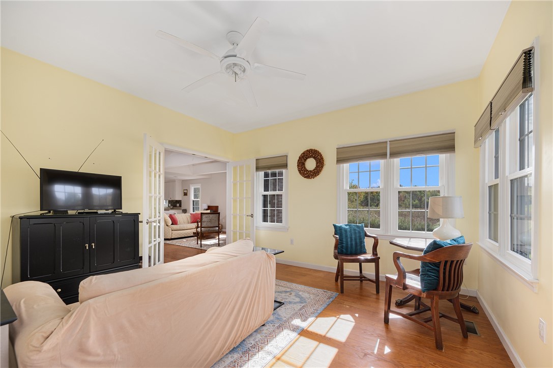 318 Sutton Street Uxbridge, MA 01569 - Photo 13 of 24