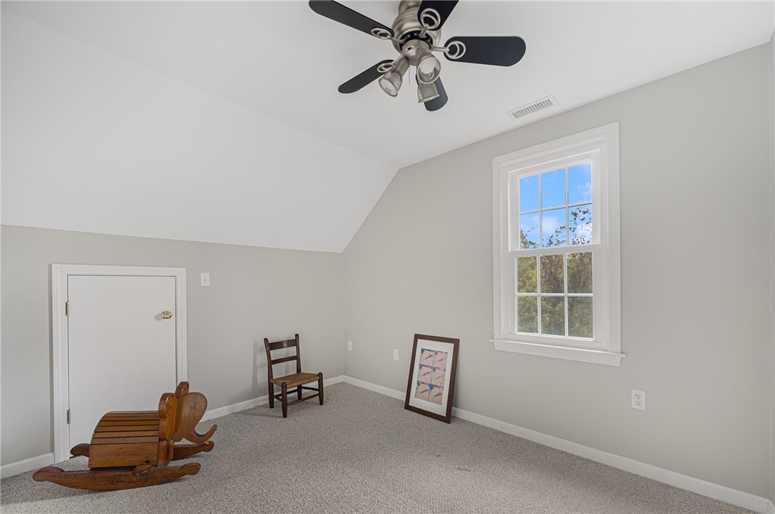 318 Sutton Street Uxbridge, MA 01569 - Photo 15 of 24