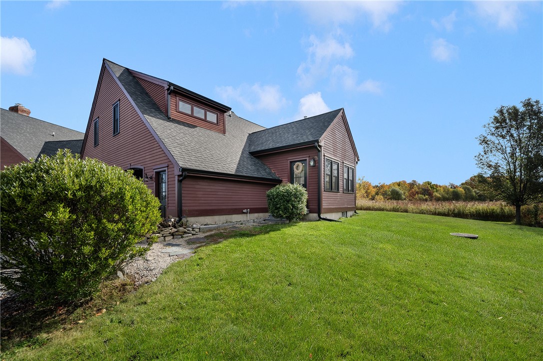318 Sutton Street Uxbridge, MA 01569 - Photo 2 of 24