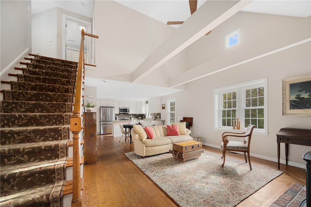 318 Sutton Street Uxbridge, MA 01569 - Photo 5 of 24