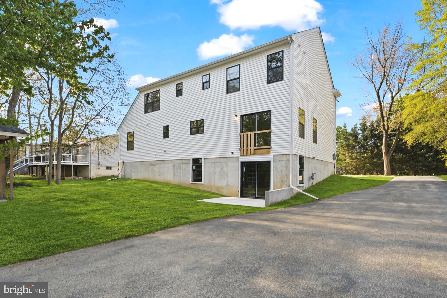 212 Lotus Avenue Voorhees, NJ 08043 - Photo 4 of 39