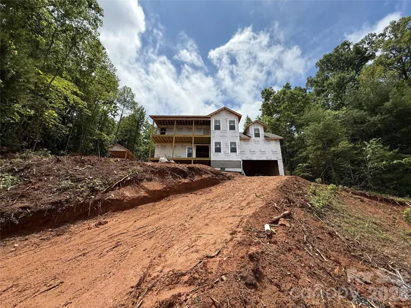 $584,900 | 399 Huntington Woods Drive North, Lenoir, NC 28645